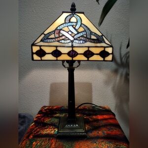 Celtic Trinity Knot Tiffany Style Leaded Stained Glass Lamp